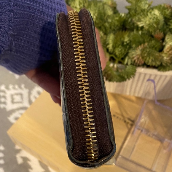 Louis Vuitton Vernis Amarante Patent Leather Zipper Wallet w/COA and Dust Bag - Picture 11 of 14